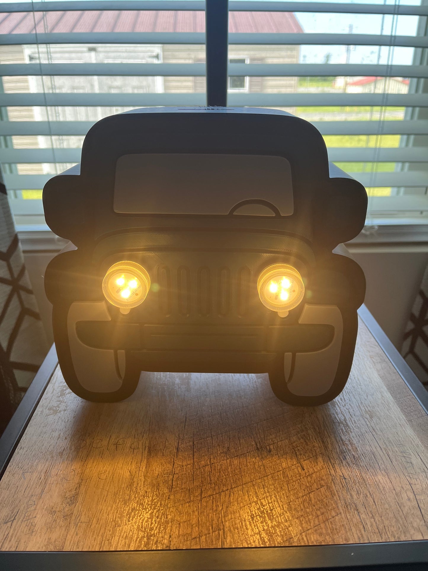 Vintage-style 3D Printed Car Bank With Lights